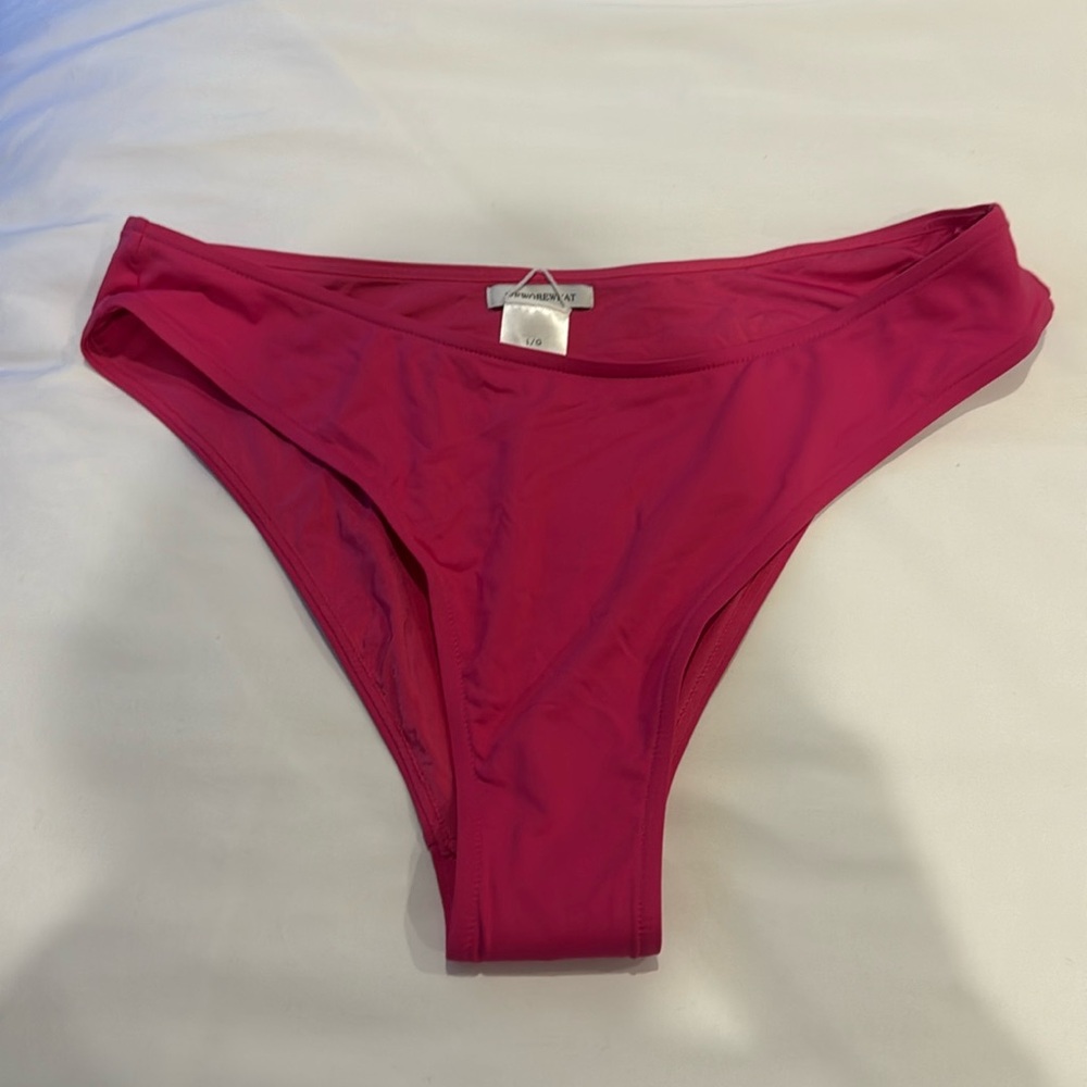 Weworewhat classic scoop bikini bottom size large never been worn
